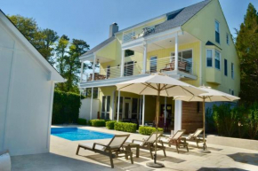 Holidays in the Hamptons! SH Gem mins from Town